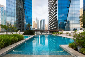 Silverene Tower, 28th-Floor Marina View, Walk to Beach